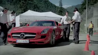 Full HD: Mercedes SLS AMG - Extreme Looping! Werbespot / Spot im Tunnel! Top Gear Style