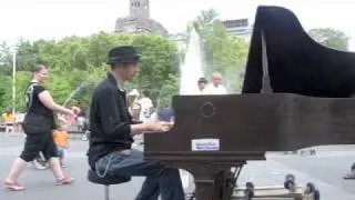 Street Piano Man@Washington Square Park