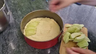 How to bake a delicious moist apple cake