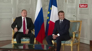 Rencontre entre Emmanuel Macron et Vladimir Poutine à Versailles