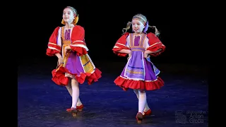 "Восемь девок один я", ансамбль "Ритмы детства". "Eight Girls, One Me", "Childhood Rhythms" Ensemble