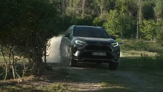 Toyota Rav4 Hybrid PHEV 2021 года в действии