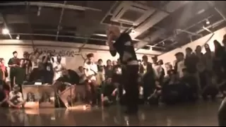 Bboy Blond vs Bruce Lee