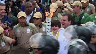 Olympic flame arrives in Rio de Janeiro