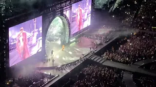 Beyoncé Intro/I'm That Girl - MetLife Stadium