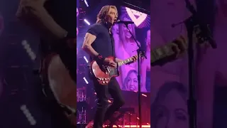 Rick Springfield performs Jessie's Girl in Vegas