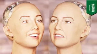 Saudi Arabia gives robot citizenship: KSA Saudi-izes Sophia the humanoid - TomoNews