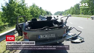 Новини України: у Київській області авто перетворилося на брухт після зіткнення з вантажівкою
