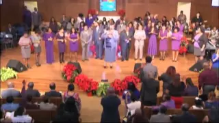 Minon Bolton and the Praise Team Sing "Bow Down and Worship Him/Holy One Medley"