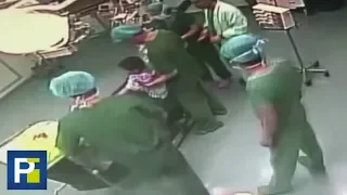 Niño casi muere ahogado por tragarse el anillo de su madre en China