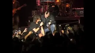 Anthony the bouncer sings with Rick Springfield