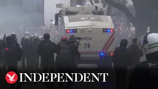 Police fire water cannon and tear gas on anti-lockdown protestors in Brussels