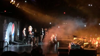 Britney Spears Womanizer Jingle Bash Chicago 12-10-16