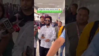 Arijit Singh arrived at Ahmedabad airport for the live performance in India vs Pakistan match😍 |