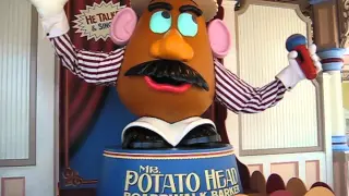 Mr. Potato Head Pulls Off His Ear at Disneyland California Adventure, 2008