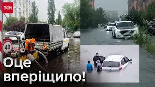😨🌧️ На вулицях ріки! Зі стель водоспади! Київ заливає