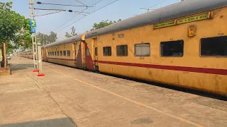 "UTKRISHT" Livery - 12946 Banaras - Veraval Express !!!