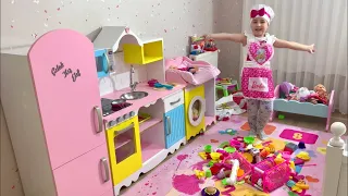 ELİF'İN DEVASA MUTFAĞI ve OYUNCAK MUTFAK MALZEMELERİ- Play with Giant Kitchen and Kitchen Toys