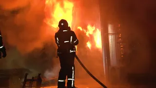м.Львів: вогнеборці ліквідували займання в будівлі шиномонтажу