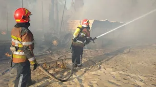 Вогнеборці ліквідували пожежу у клубі на острові Долобецьккому у Києві