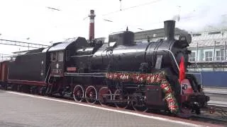 Steam locomotive Er769-17 with train / Паровоз Эр769-17 с поездом