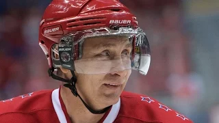 Владимир Путин отметил день рождения игрой в матче НХЛ
