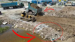 Update Process!! Excellent Techniques Skills Operator Bulldozer Pushing Dirt with Truck loading Dirt
