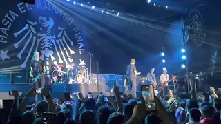 Die toten hosen y mosca de 2 minutos -  ya no sos igual - vivo obras 21/10/2022