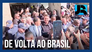 Ex-presidente Jair Bolsonaro chega ao Brasil após três meses nos Estados Unidos