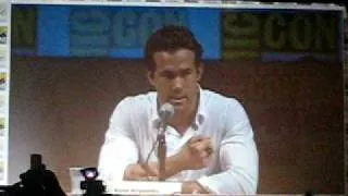 Ryan Reynolds Giving Away Green Lantern Ring @ Comic Con 2010