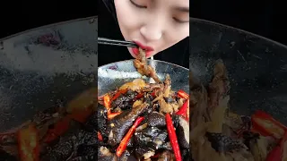 Mukbang eating show Chewy~ Mini Jokbal, Boiled pig's feet cooked in a cauldron #000503