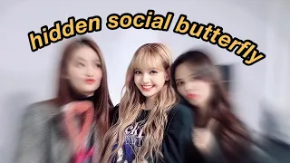 lisa being a lowkey social butterfly