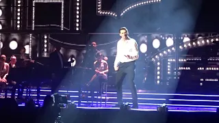 HUGH JACKMAN - Luck Be a Lady / Singin` in the Rain / I Got Rhythm / Steppin` Out With My Baby