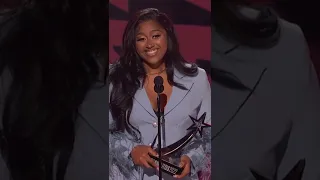 Jazmine Sullivan Stands For Women & Wants The Fellas To Stand With Her | BET Awards ‘22 #shorts