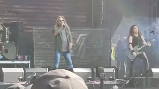 Vince Neil from Motley Crue live * Shout at the devil * Blue ridge rock fest 2023