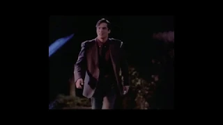 Lois&Clark TNAOS S01E01-Clark Flying Back Home