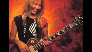 Adrian Smith VS Dave Murray - Iron Maiden