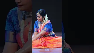 ഇങ്ങനൊക്കെ ഡാന്‍സ് കളിക്കാമോ😳 | Navya Nair Live Dance Performance |