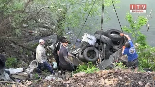 Небайдужі мешканці Ірпеня організували прибирання біля озера в районі СМУ