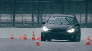 ОПАСНАЯ ГОНКА В ДОЖДЬ на SOCHI AUTODROM! GOLF GTI не ХОТ-ХЕТЧ?!