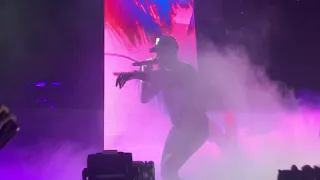 Bryson Tiller - Wild Thoughts (Live at Watsco Center in Coral Gables,FL on 8/29/2017)