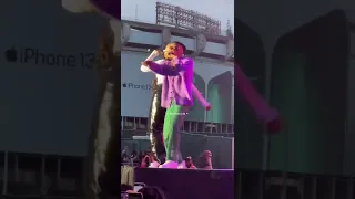 I love this dance that Wizkid does 😂Tems & Wizkid - ICONIC DUO 🕊🦅 at the Broccoli City Festival🥦