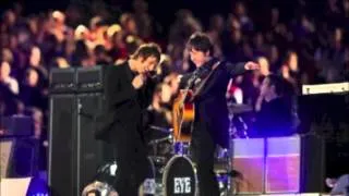 Beady Eye perform "Wonderwall" at the Olympic Closing Ceremony (HQ Audio)