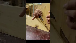 [Woodworking Tips] Make A Groove To Place The Wood Panel In.