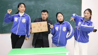 老师用转盘套路学生，没想小鱼利用初中数学战胜老师，厉害了