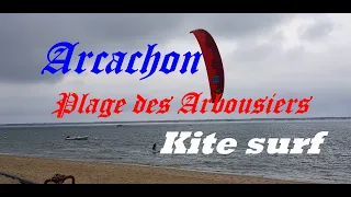 Arcachon, vent dans les voiles avec le Kite Surf, plage des Arbousiers