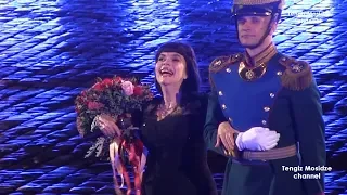 Real Russia. Mireille Mathieu. Military music festival Spasskaya Tower. Мирей Матье. Спасская башня.