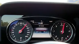 acceleration mercedes e class 220d.