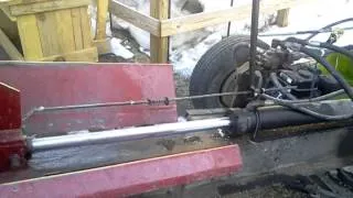 Homemade auto cycle wood splitter