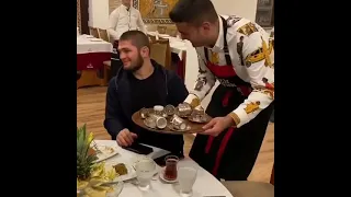 Известны повар 👨‍🍳 / напугал Хабиба 🤣